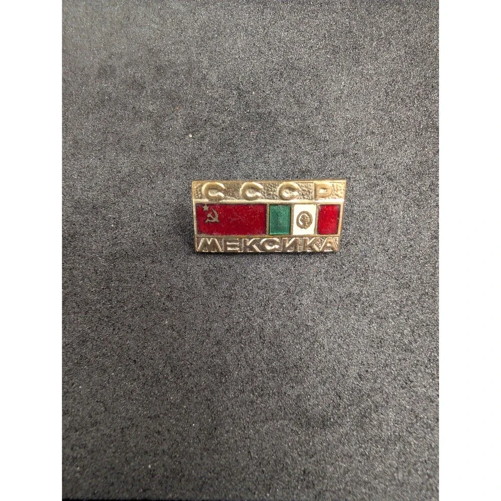 Vintage 1960s Olympic USSR Mexico Friendship Flags Enamel Pin Badge Soviet CCCP